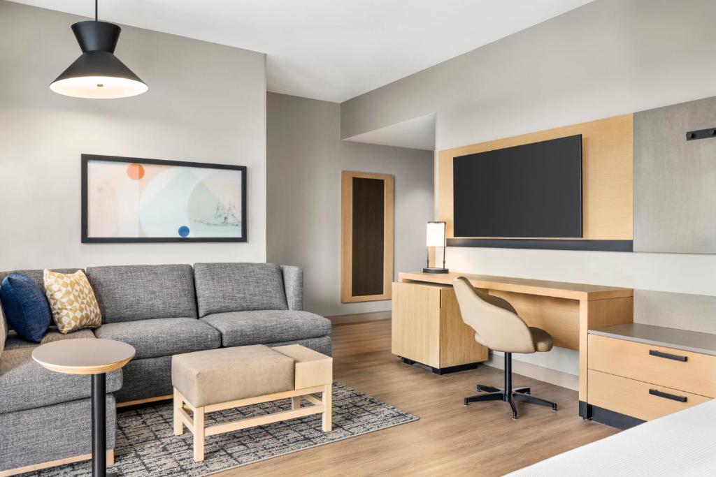 King Room with Sofa Bed