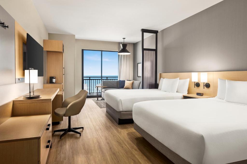 Queen Room with Two Queen Beds and Ocean View – High Floor