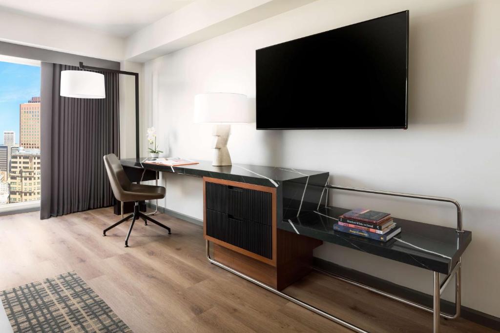 King Room with City View