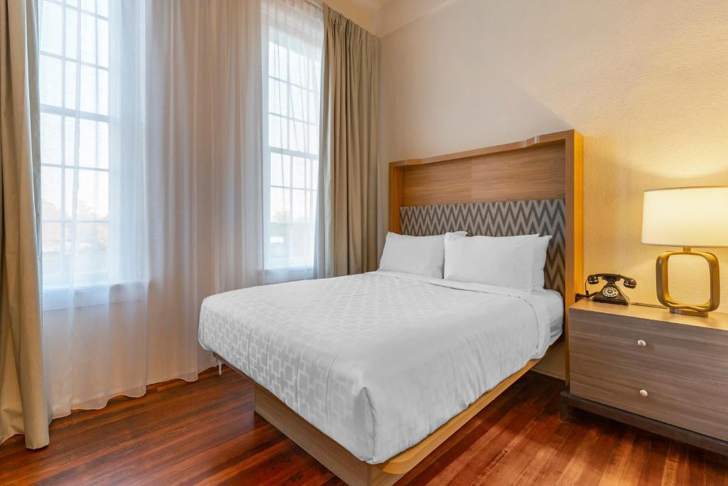 Single Room with Bath