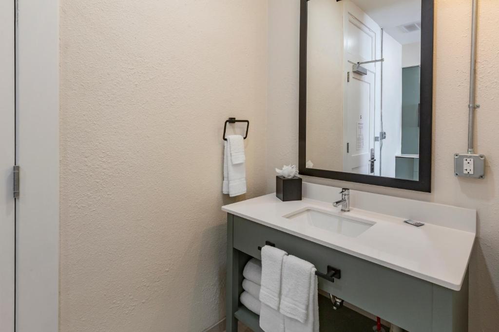 Single Room with Bath