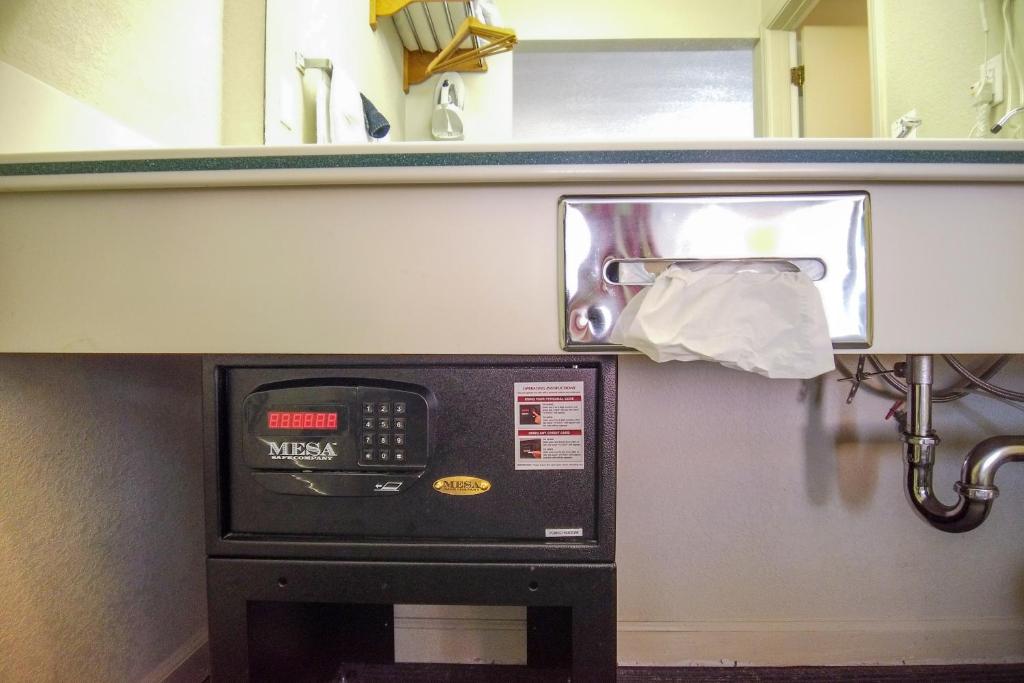 King Room – Non-Smoking