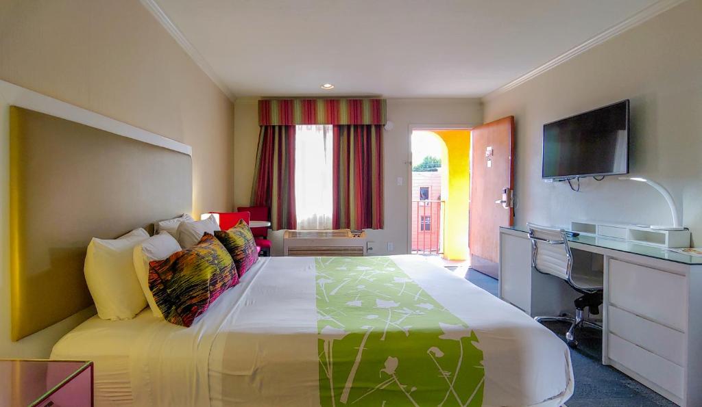 King Room – Non-Smoking