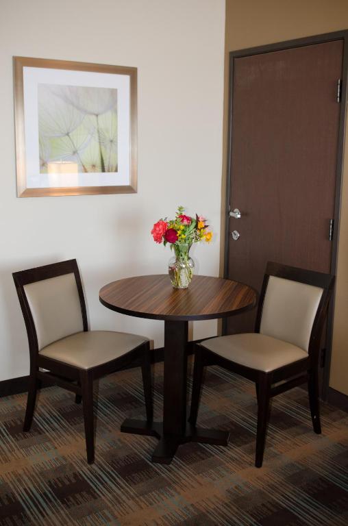 Executive King Suite Full Kitchen