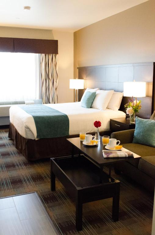 Executive King Suite Full Kitchen