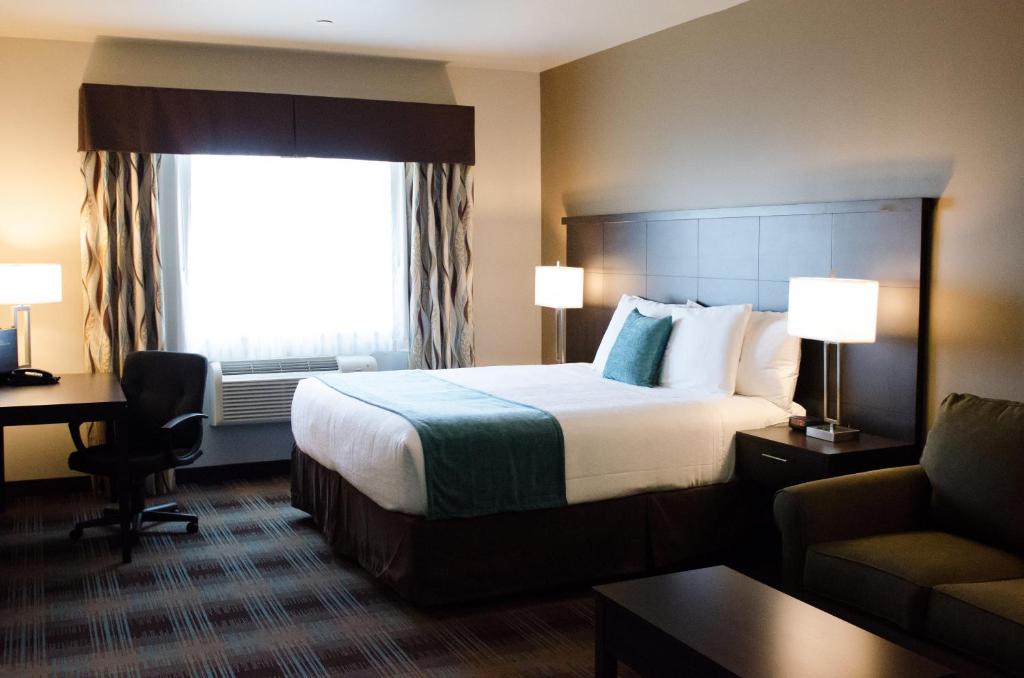 Executive King Suite Full Kitchen