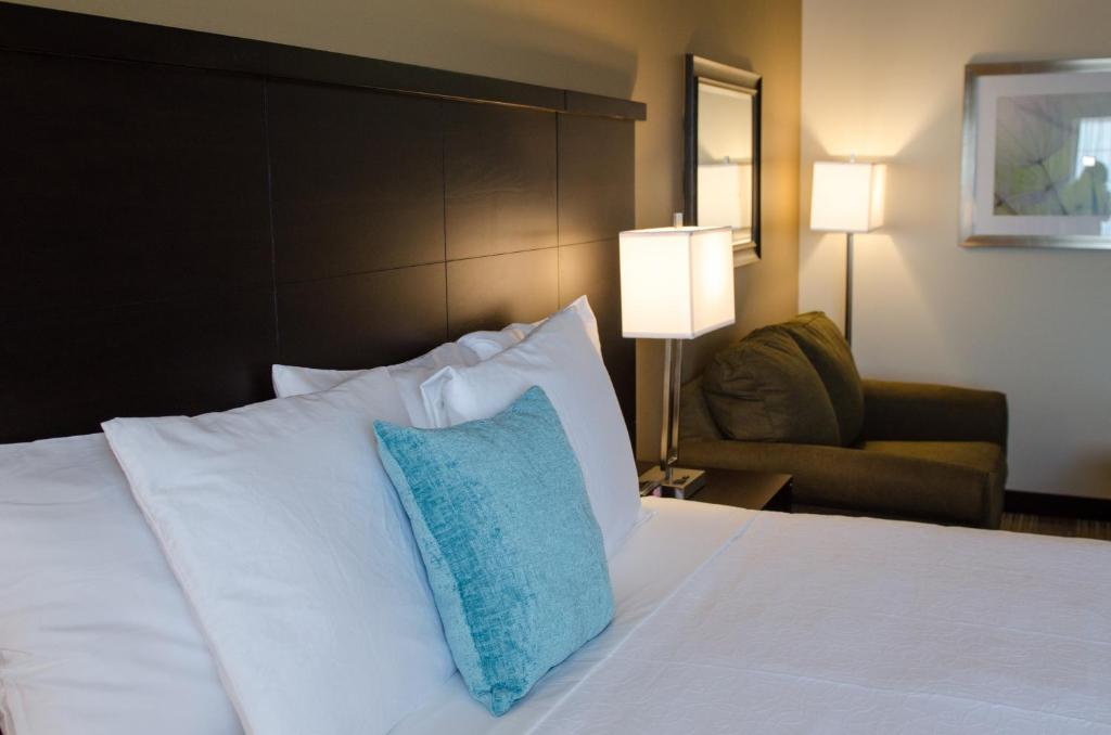 Two Queen Beds with Kitchen