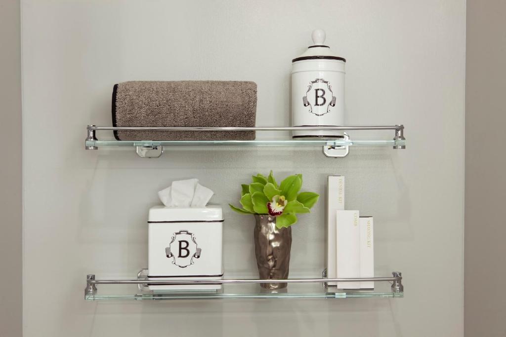 One-Bedroom King Suite