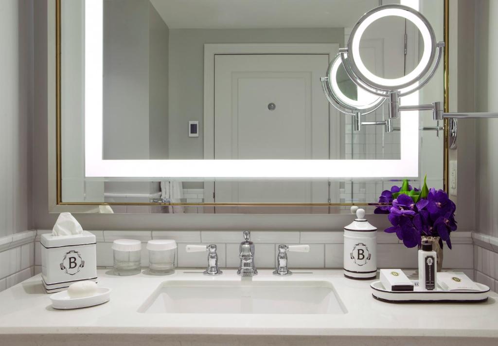 One-Bedroom King Suite