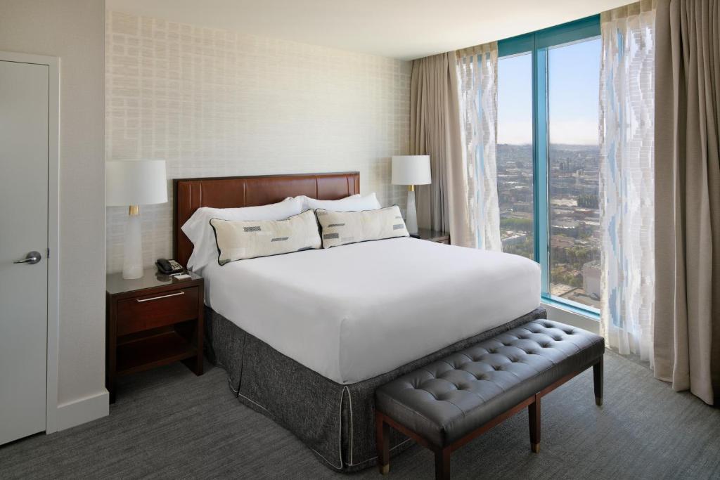 One-Bedroom King Suite