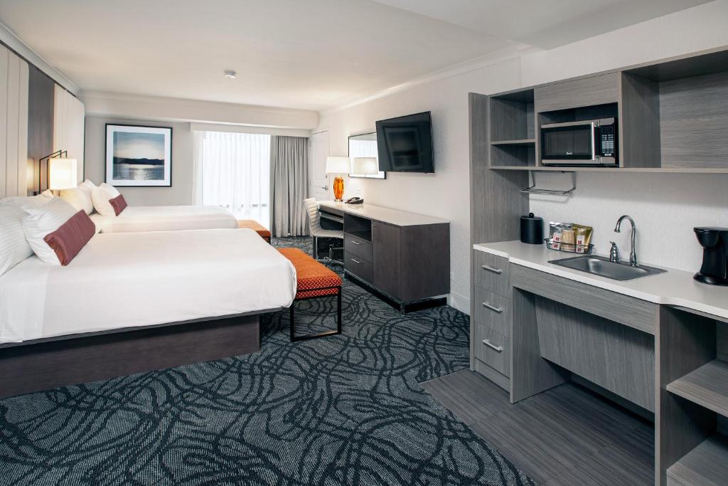 Premium Two Queens Balcony