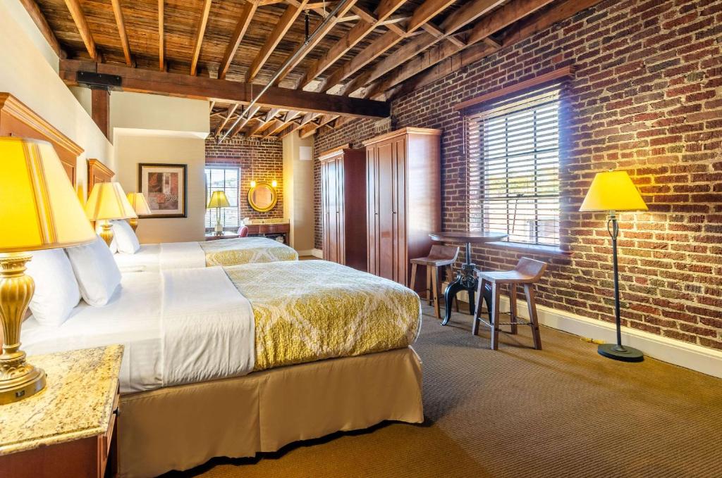 Double Room with Two Double Beds – AccessibleNon Smoking