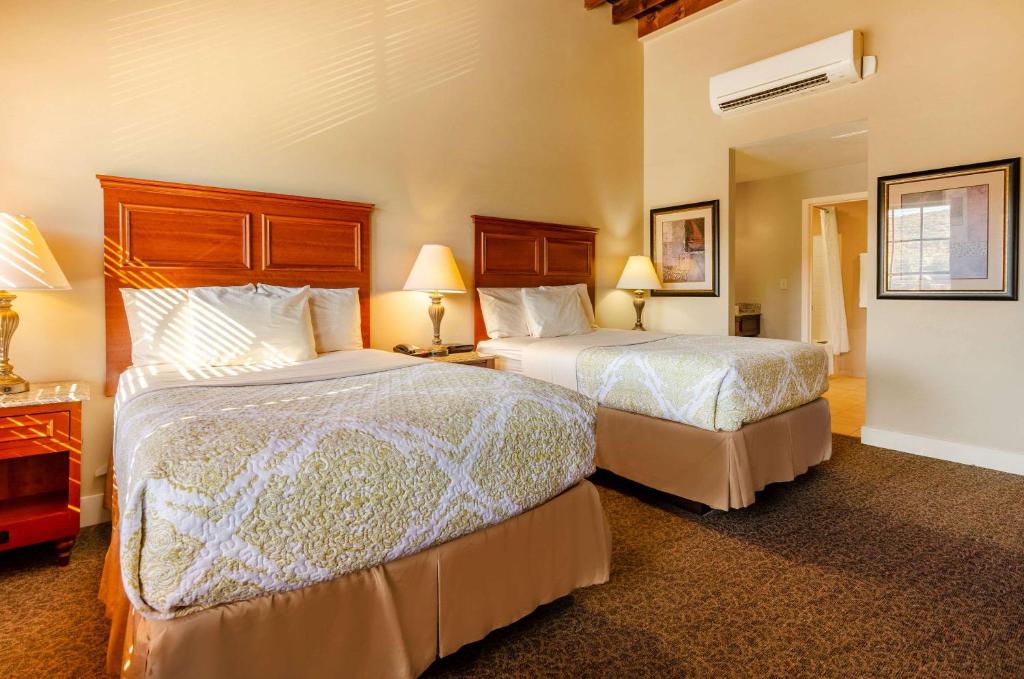 Standard Double Room with Two Double Beds – Non Smoking