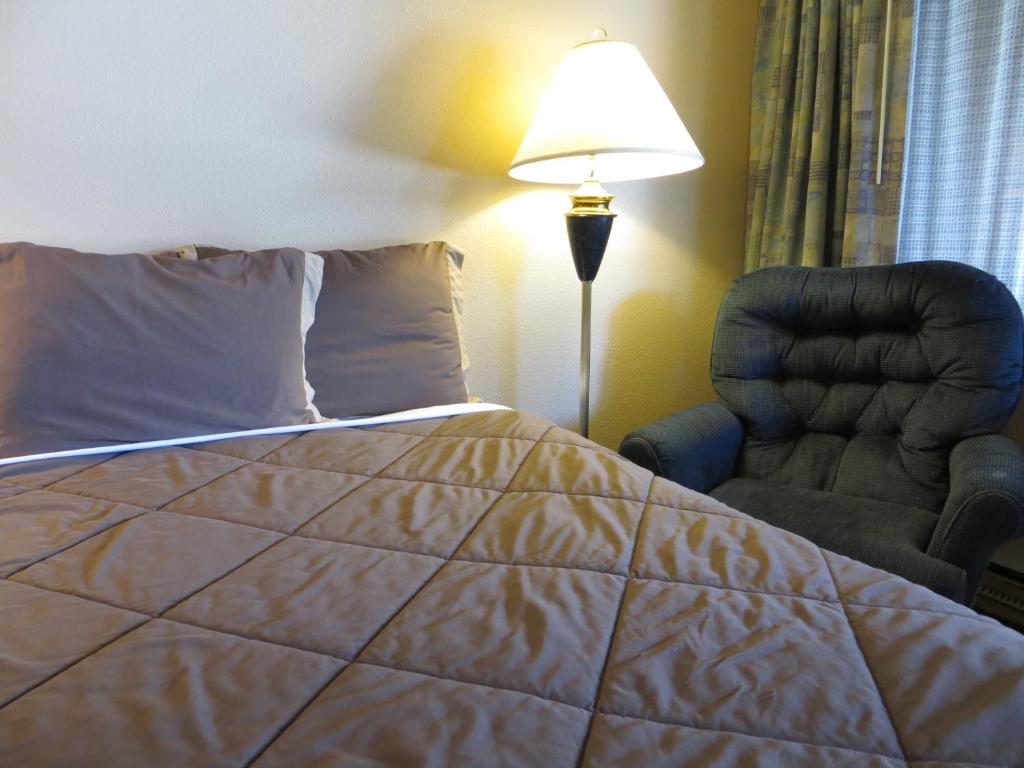 Queen Room – Smoking