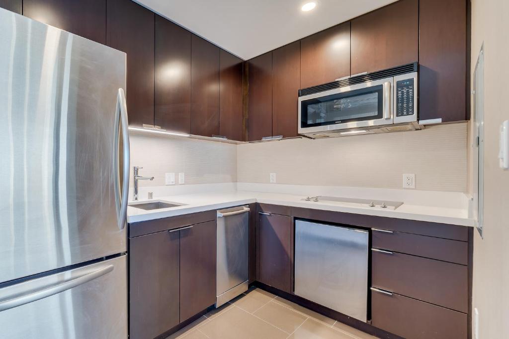 Executive Corner 1BR Suite