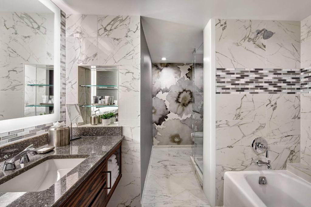 Guest Room with Two Queen Beds and City View