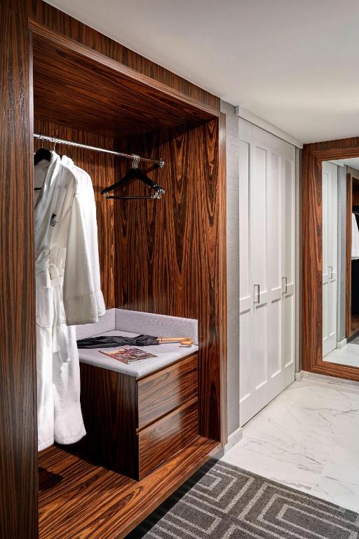 King Room – Hearing Accessible