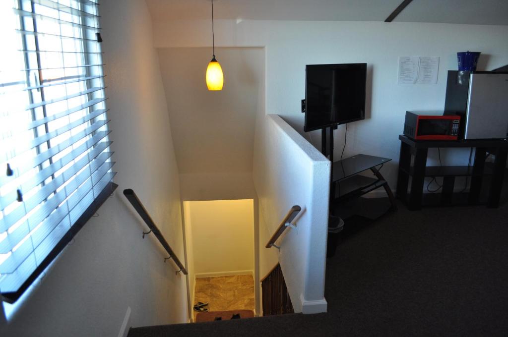 Family Room with Three Queen Beds
