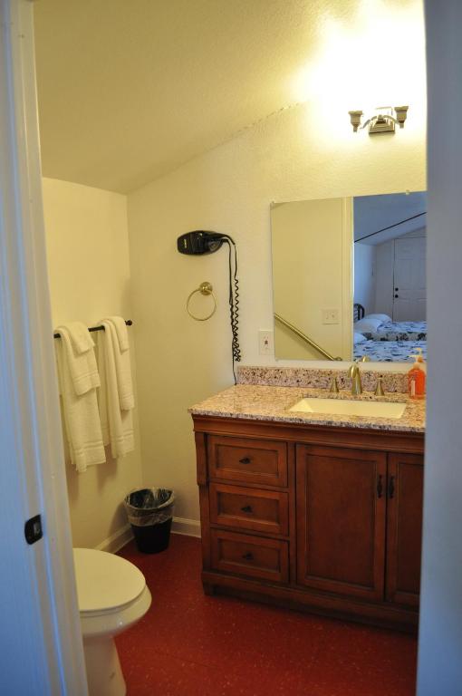 Family Room with Three Queen Beds