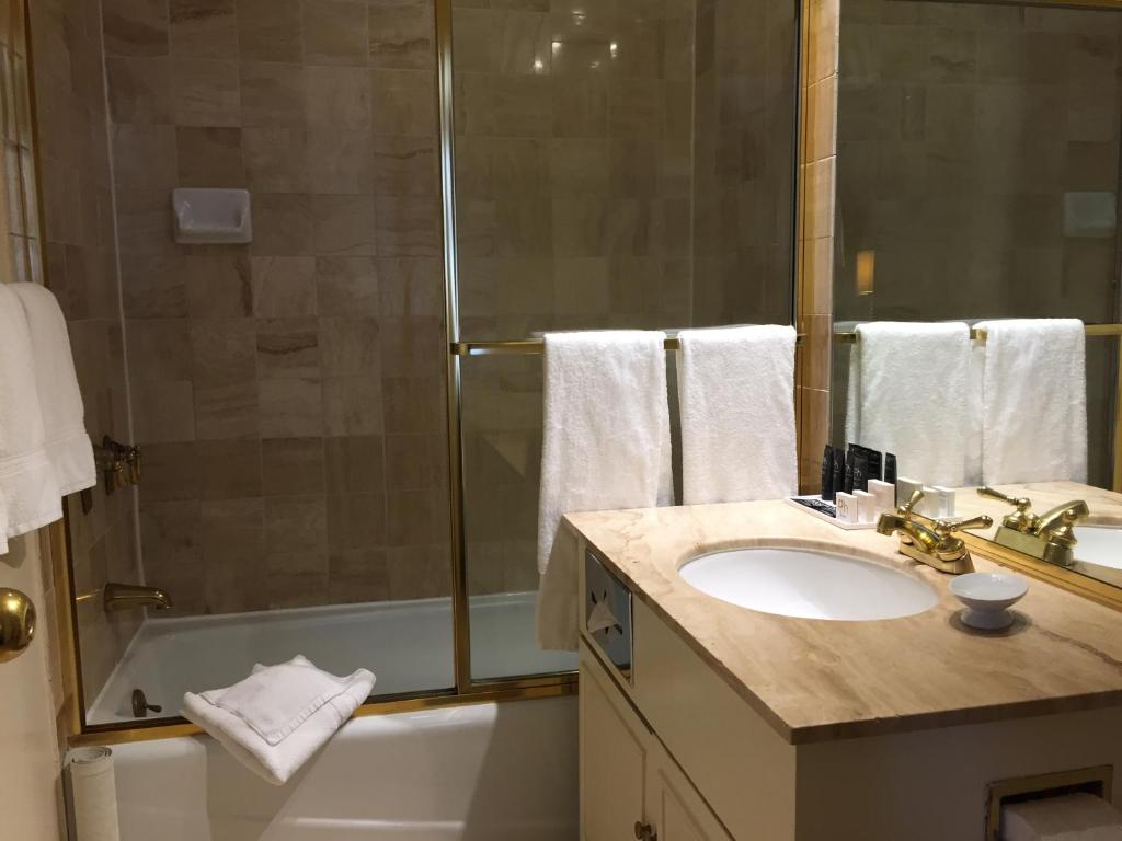 Deluxe Double Room with Two Double Beds