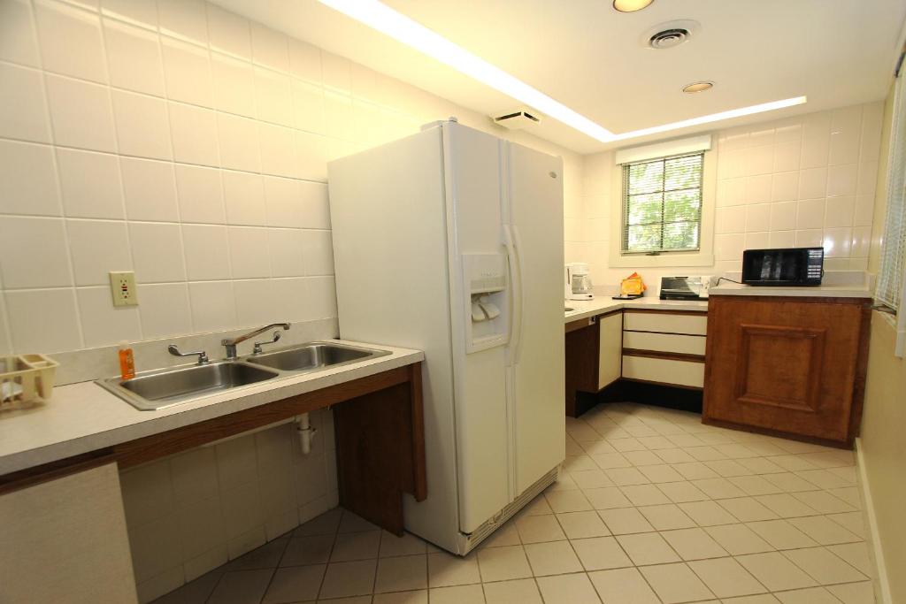 One-Bedroom Cottage with 1 Queen Bed ADA