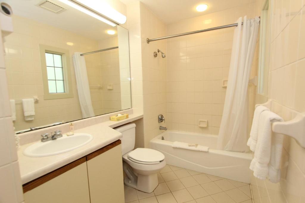 One-Bedroom Cottage with One Queen Bed