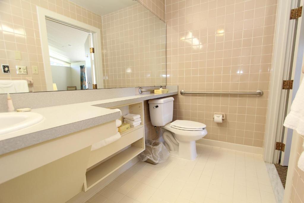 Three-Bedroom Executive Cottage ADA