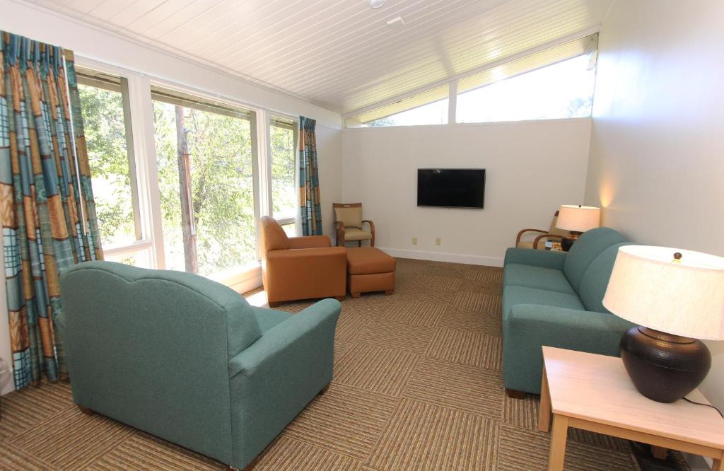 Three-Bedroom Executive Cottage ADA