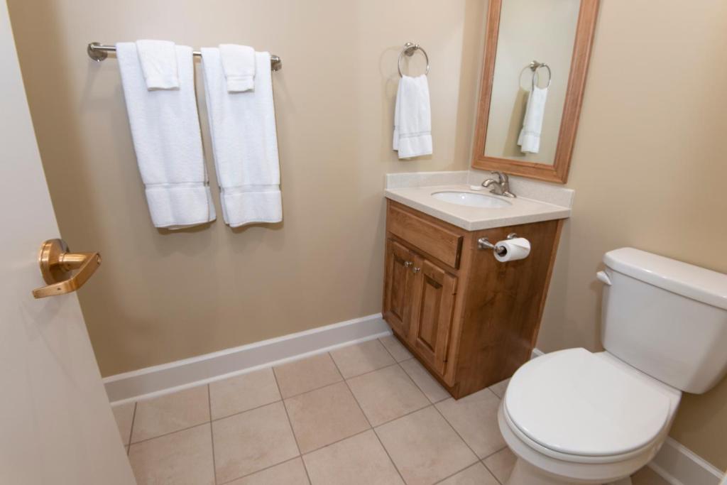 Three-Bedroom Executive Cottage with Five Double Beds