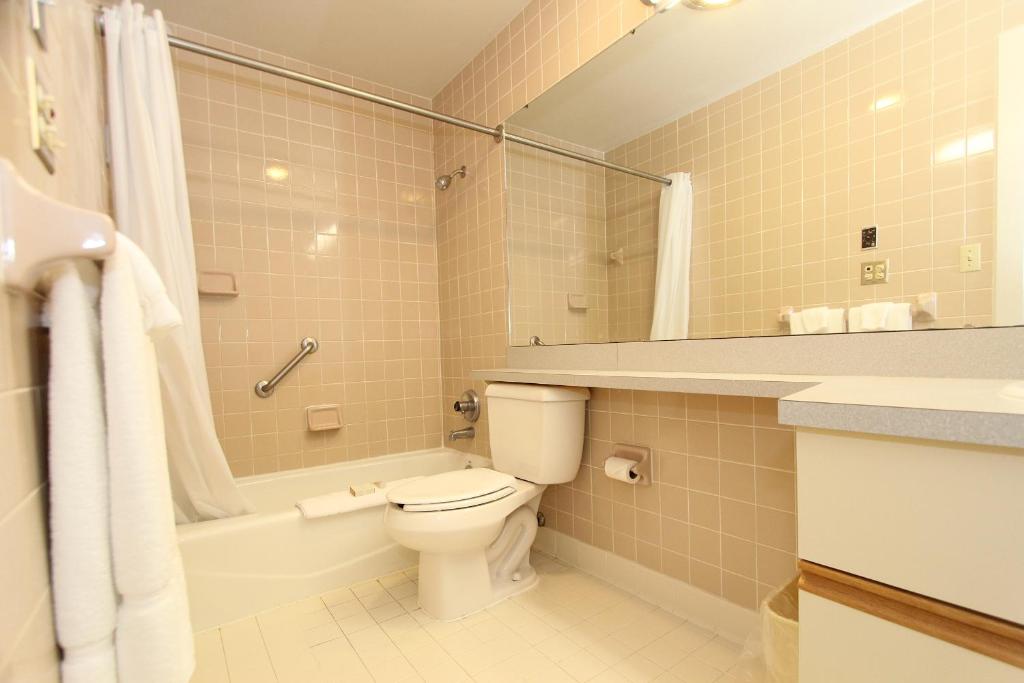 Three-Bedroom Executive Cottage with Five Double Beds