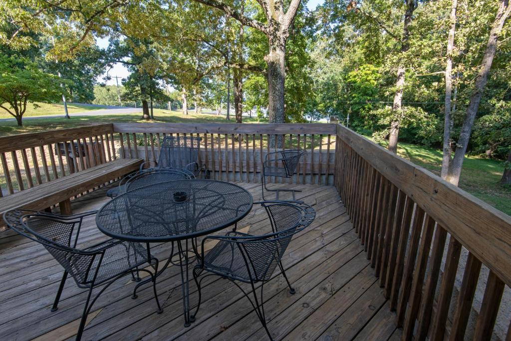 Three-Bedroom Executive Cottage with Five Double Beds