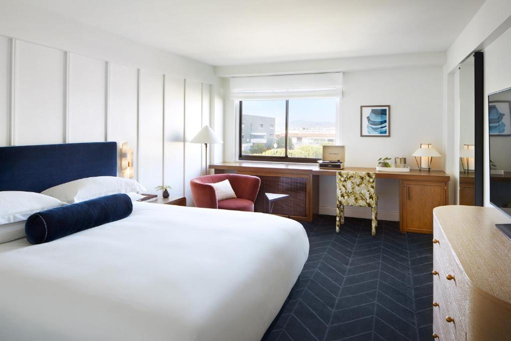 Premium King Room with Bay View