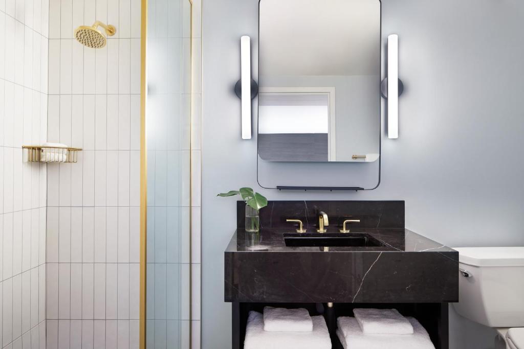 Premium Queen Room with Two Queen Beds and City View