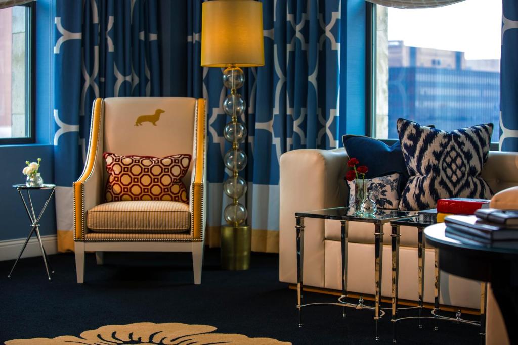 One-Bedroom King Suite