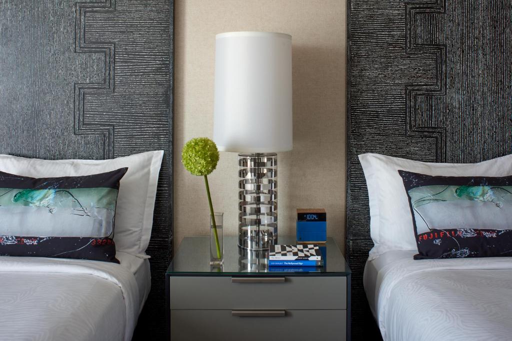 Essential Double Room with Two Double Beds and Beverly Hills View