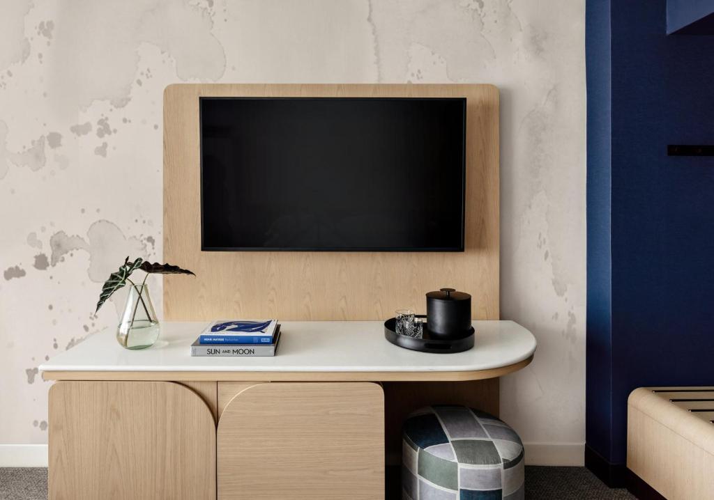 Premium Corner King Room