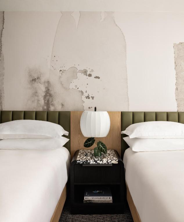 Premium Queen Room with Two Queen Beds – High Floor