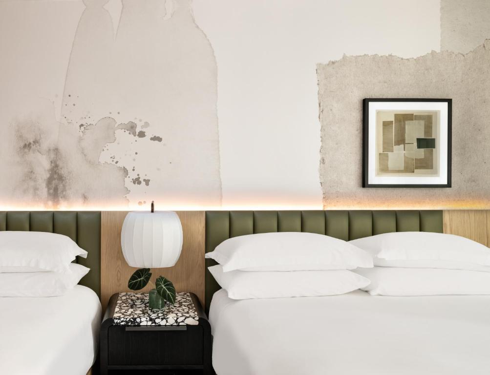 Premium Queen Room with Two Queen Beds – High Floor