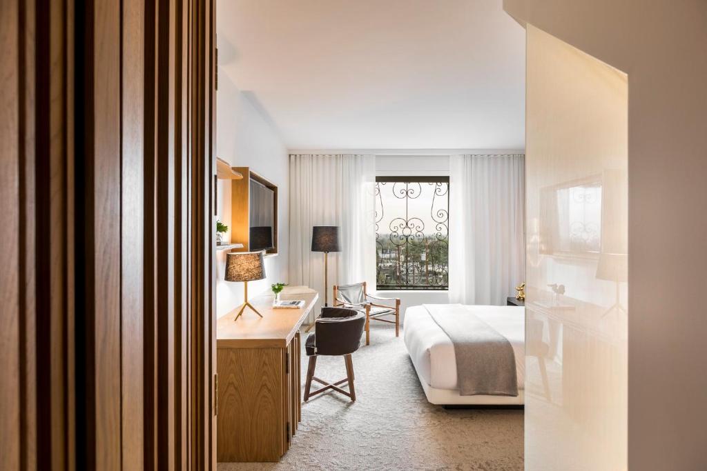 Premium King Room with Rain Shower