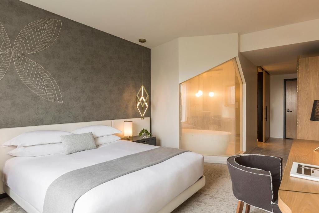 Premium King Room with Rain Shower