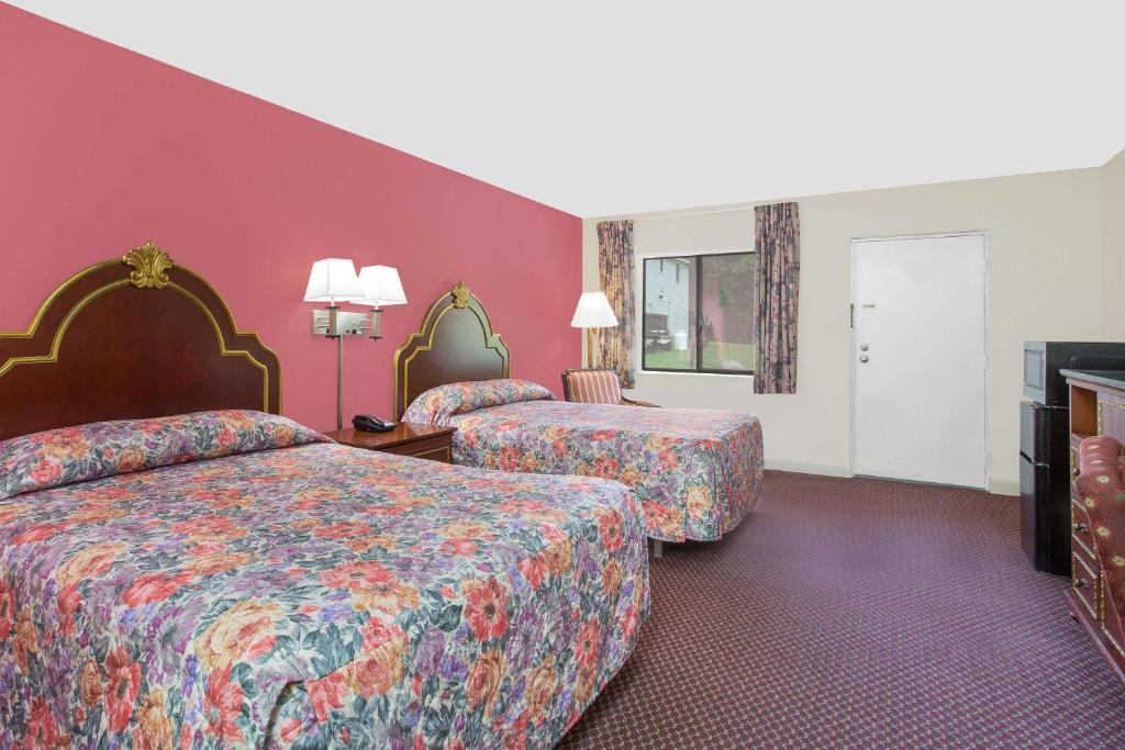 Double Room with Two Double Beds – Non-Smoking