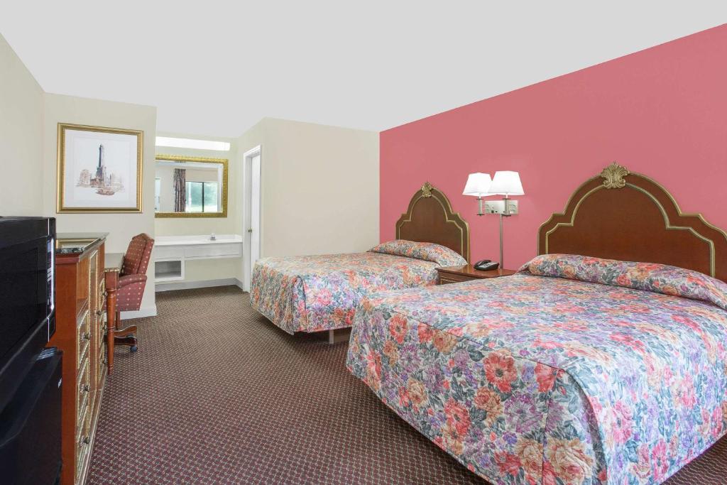 Double Room with Two Double Beds – Non-Smoking