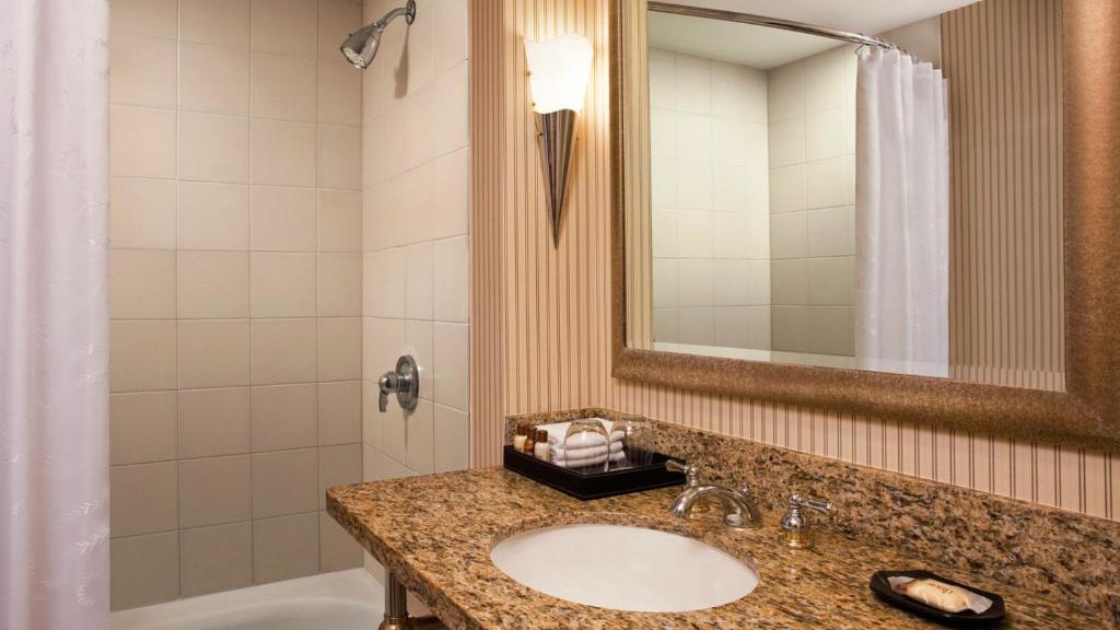 Double Room with Two Double Beds – Non-Smoking