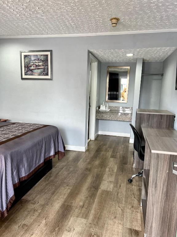 Queen Room – Smoking