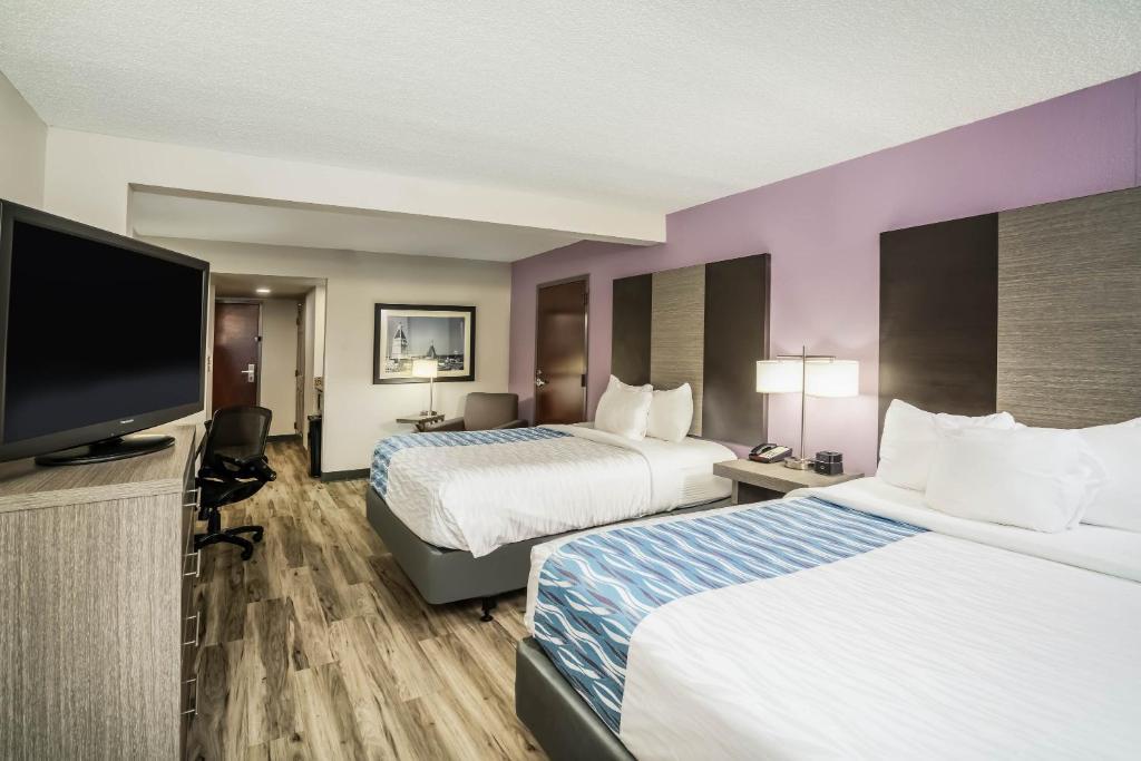 Queen Room with Two Queen Beds – Mobility Access