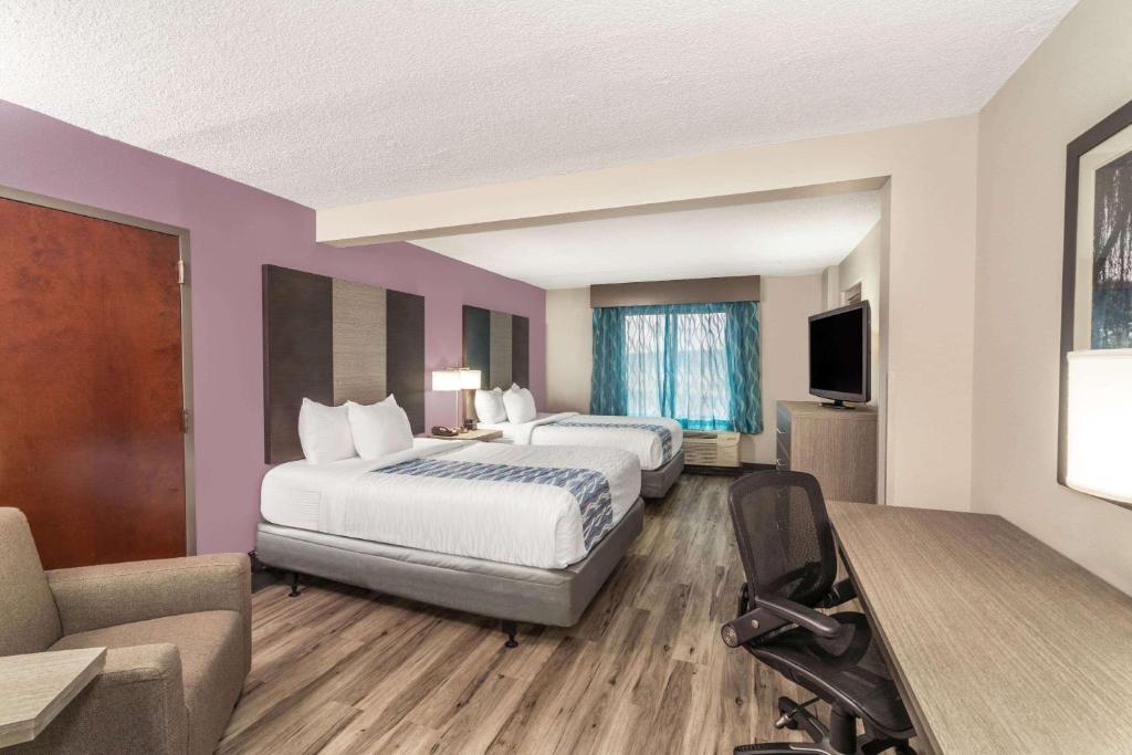 Queen Room with Two Queen Beds – Mobility Access