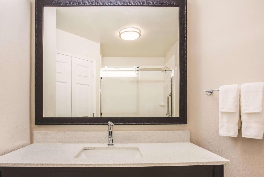 Executive King Room – Non-Smoking