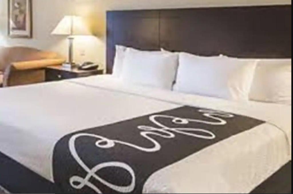 Deluxe Queen Room with Two Queen Beds