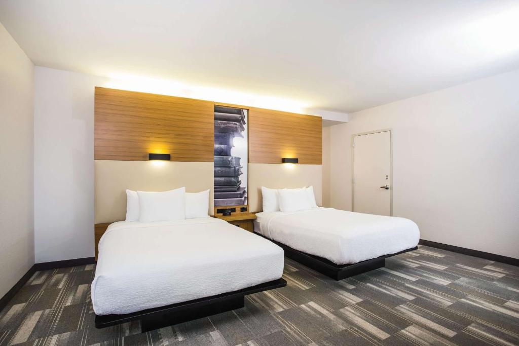 Queen Room with Two Queen Beds