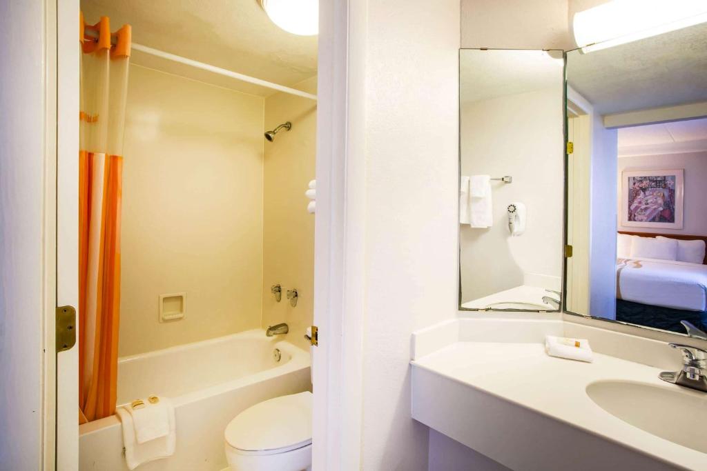 Deluxe Room with Two Double Beds